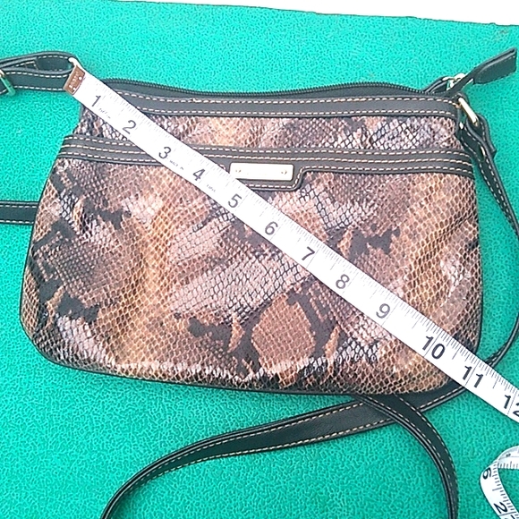 Relic Cross Body Purse - Picture 5 of 11